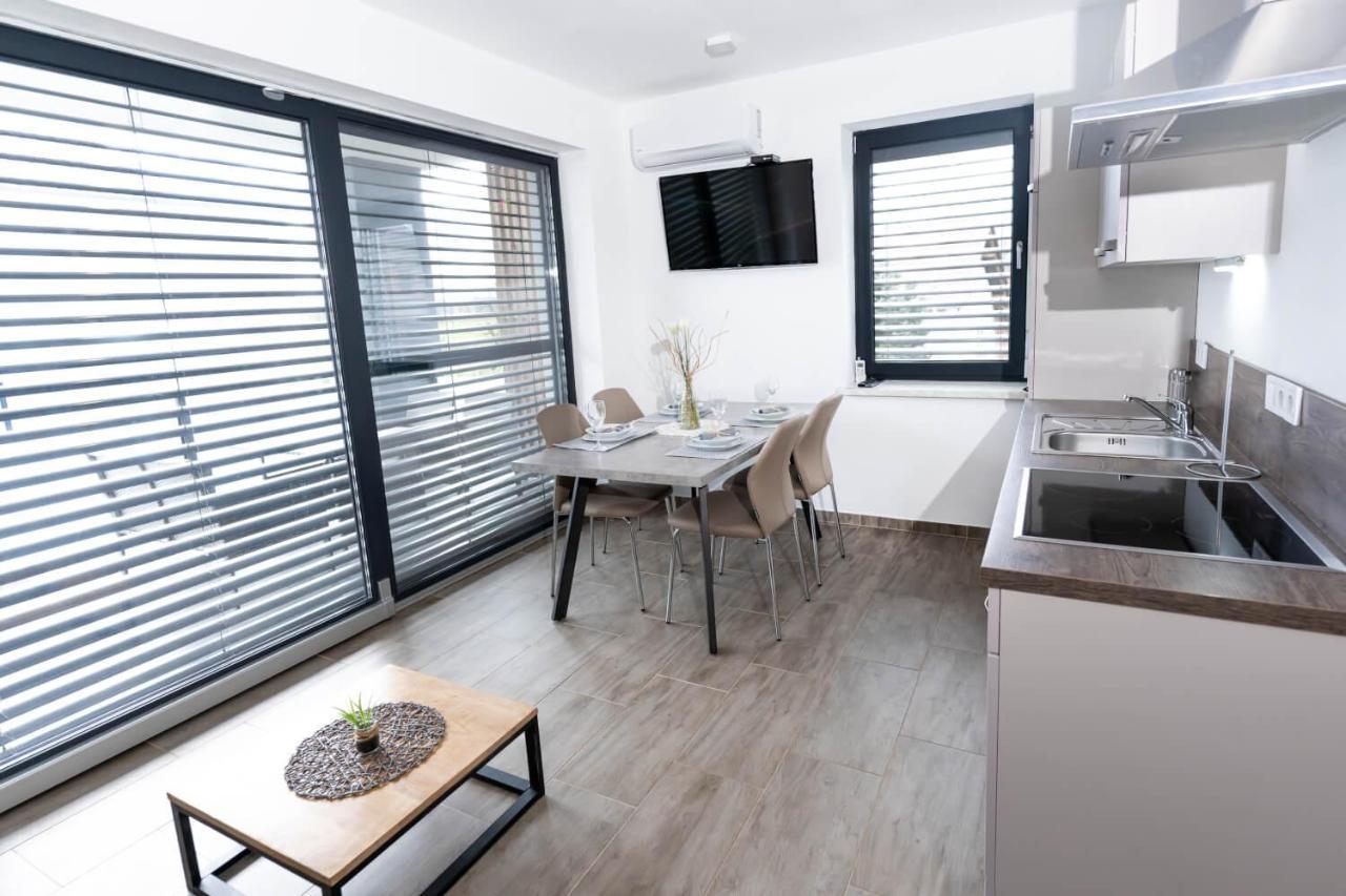 Apartmaji Banonia Neskončno polje Banovci Exterior foto